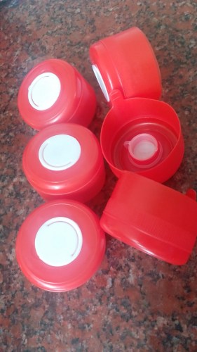 Nắp đóng yếm đỏ
